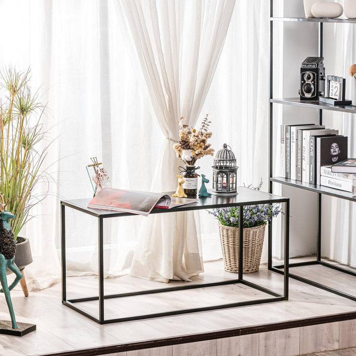 Table basse industrielle en métal noir