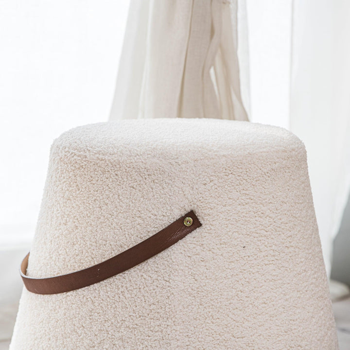 Pouf en bouclettes blanc avec corde