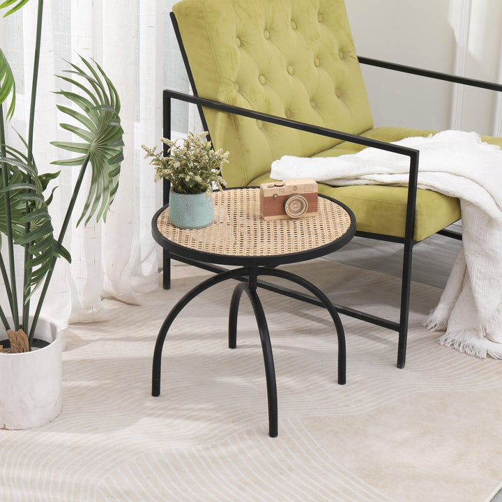 Table d'appoint en métal et rotin